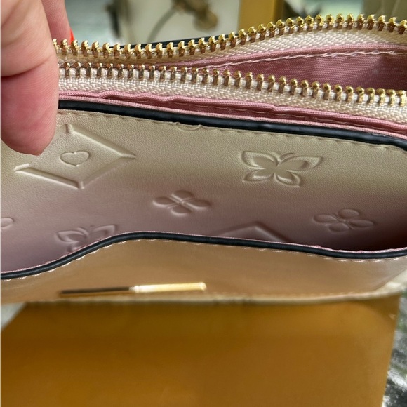 NWOT- ALDO Chic Cream Crossbody Bag - Picture 6 of 7